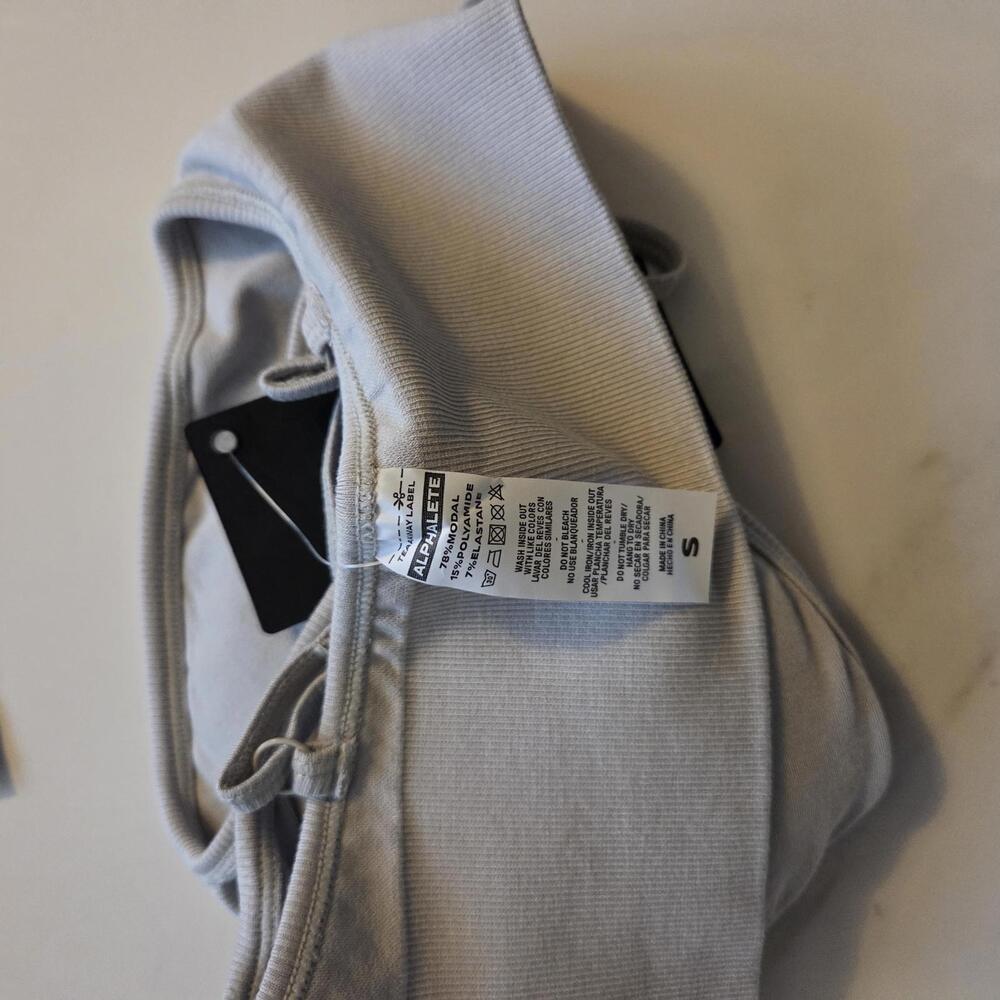Alphalete Seamless Ribbed Bra - Small - Picture 4 of 4